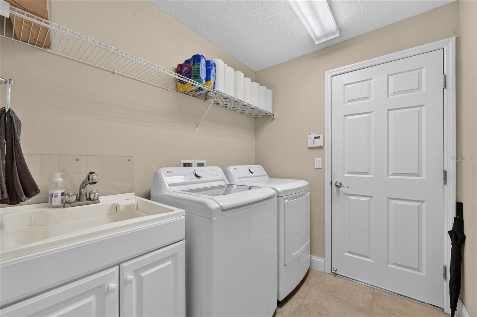 1512 Areca Palm Dr Property Photo 15