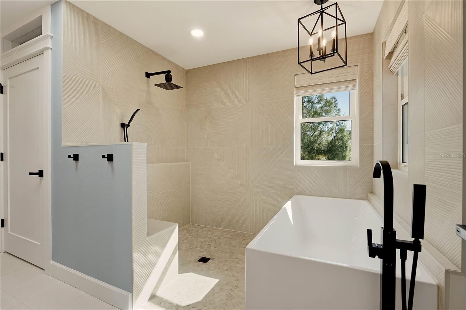 2795 Sunset Dr Property Photo 23