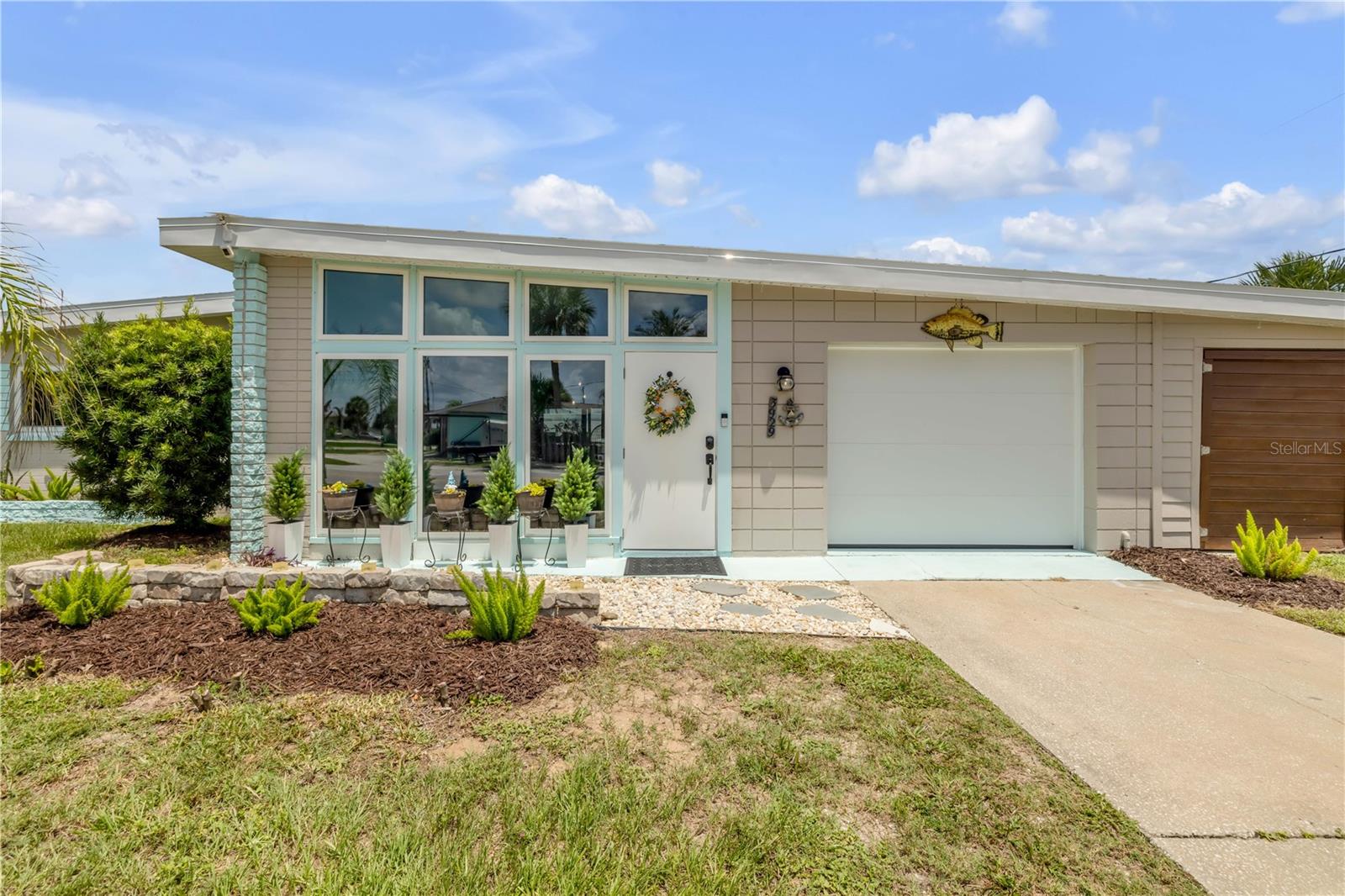 3929 S Peninsula Dr Property Photo 6