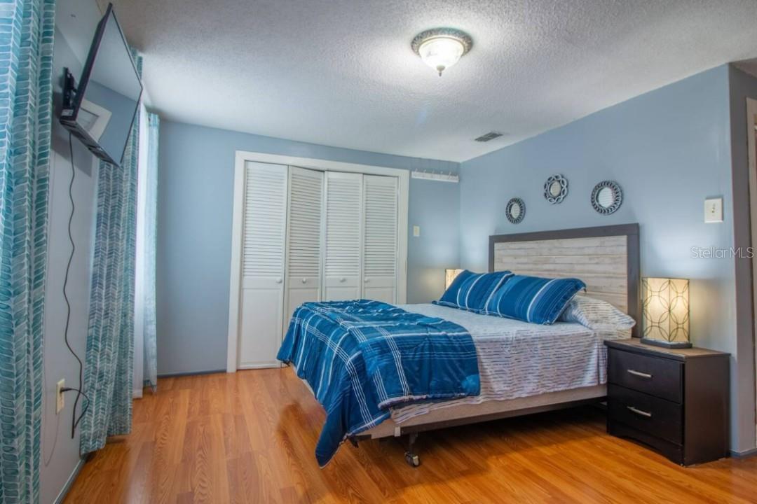 O5976748 Property Photo 6