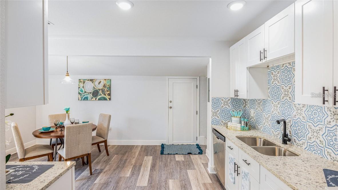 O5982097 Property Photo 7