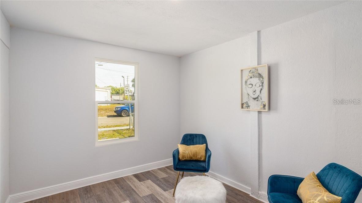 O5982097 Property Photo 15