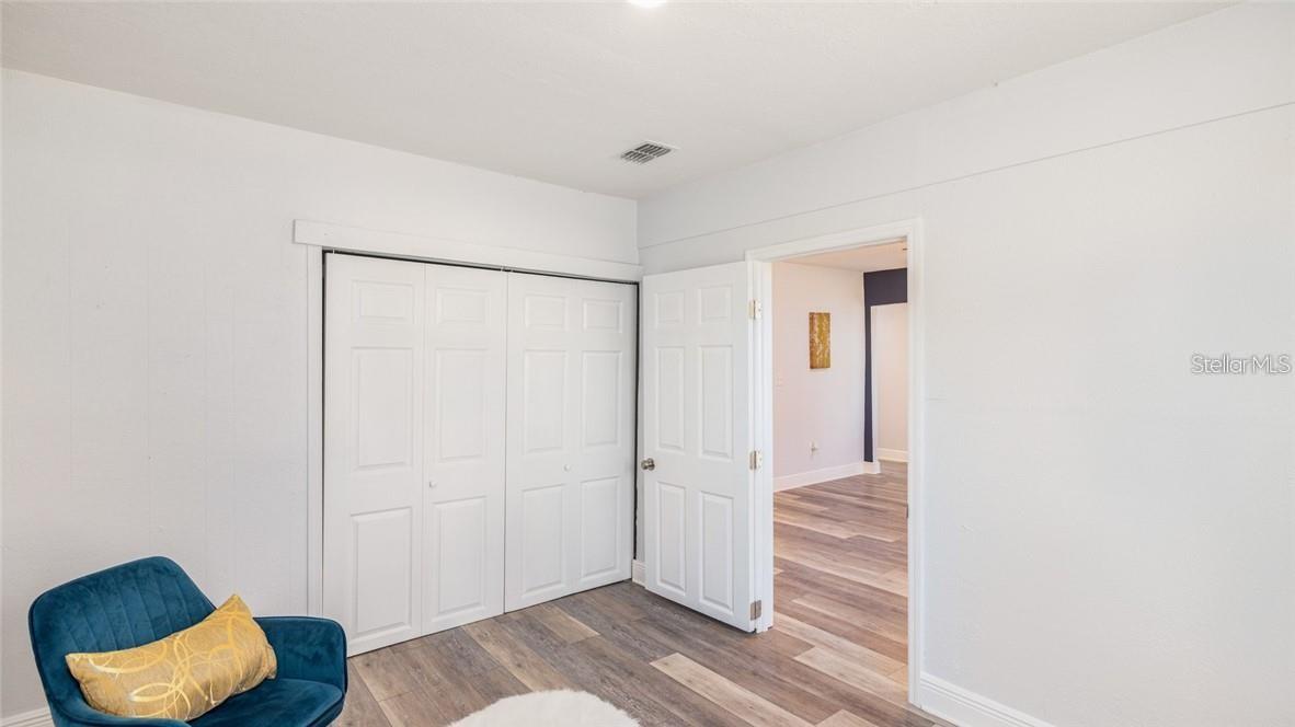 O5982097 Property Photo 16