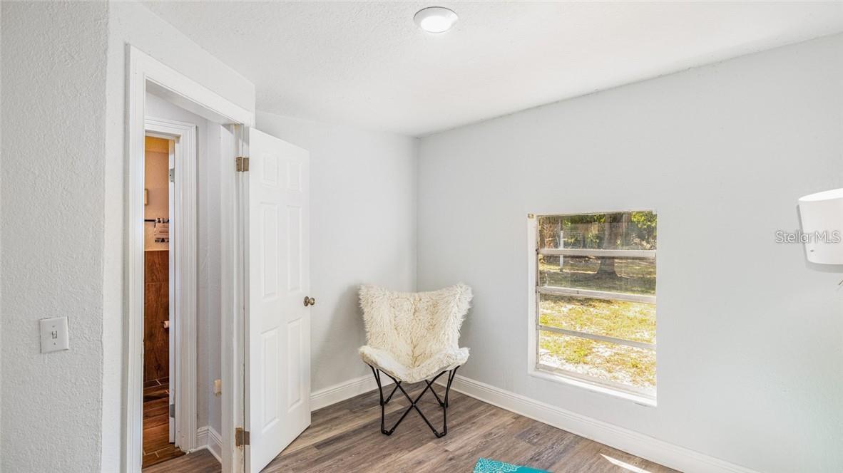 O5982097 Property Photo 17