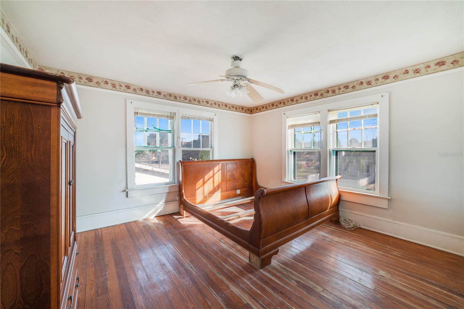 415 Braddock Ave Property Photo 32