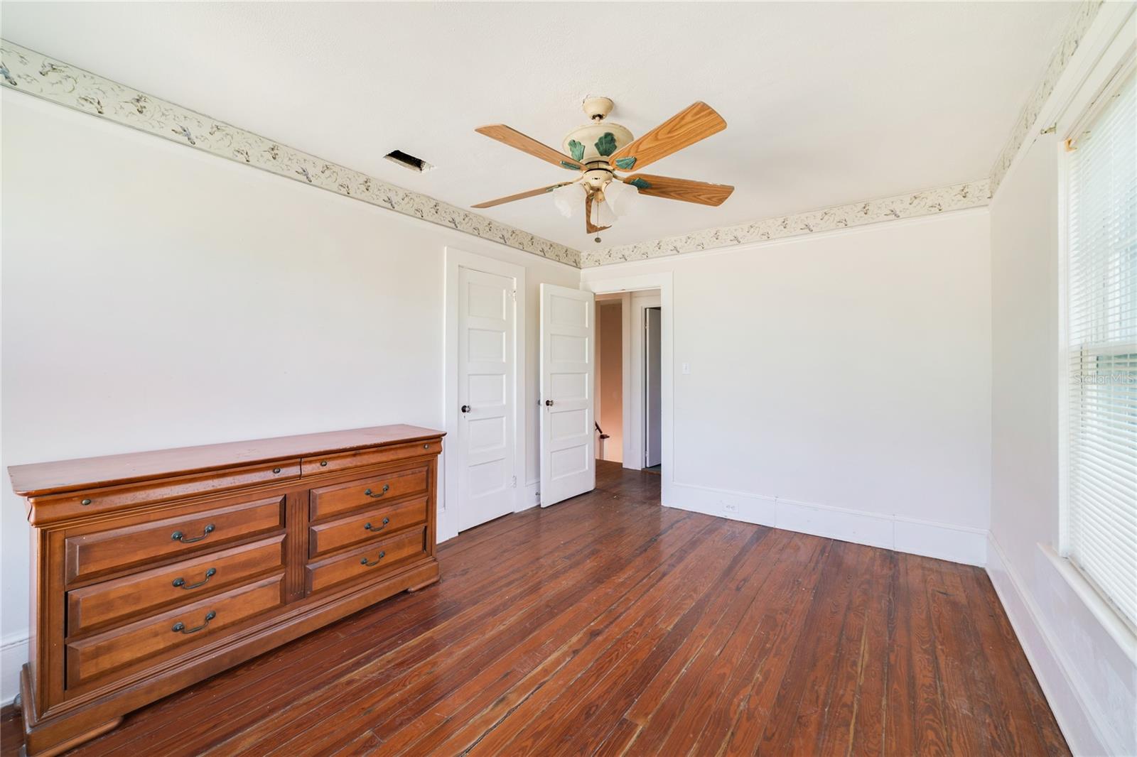 415 Braddock Ave Property Photo 33