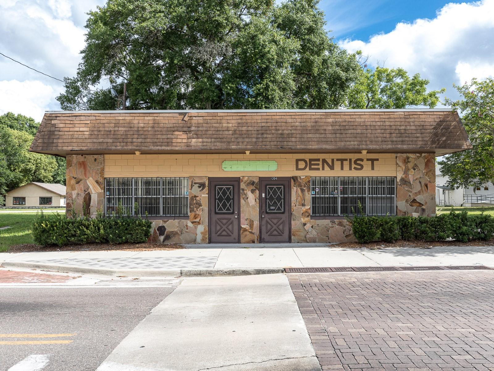 1204 HISTORIC GOLDSBORO BLVD Property Photo 1