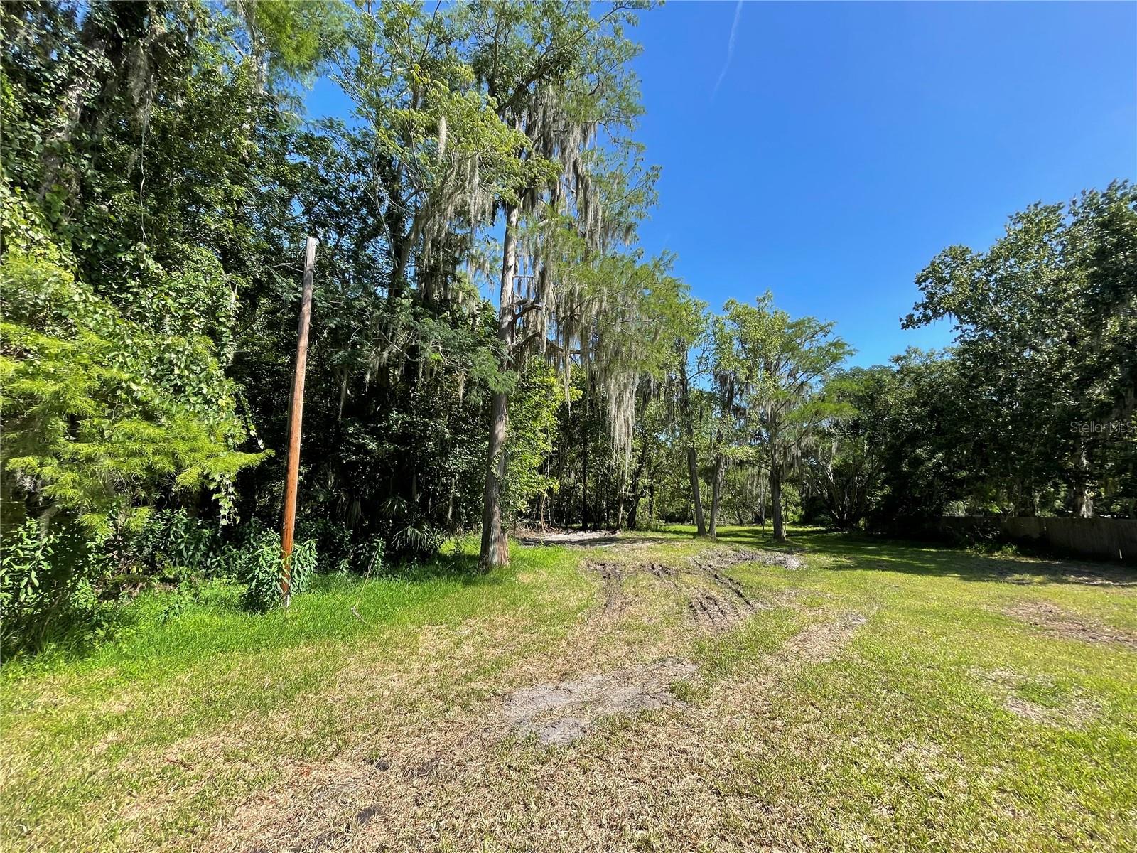 16415 Bearle Rd Property Photo 3