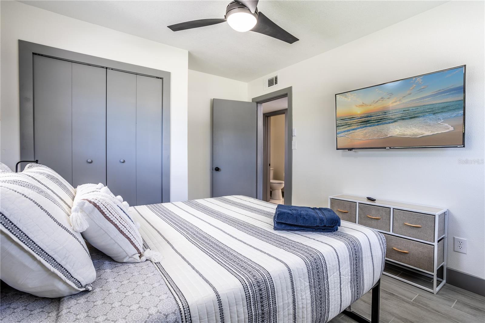 O6046183 Property Photo 22