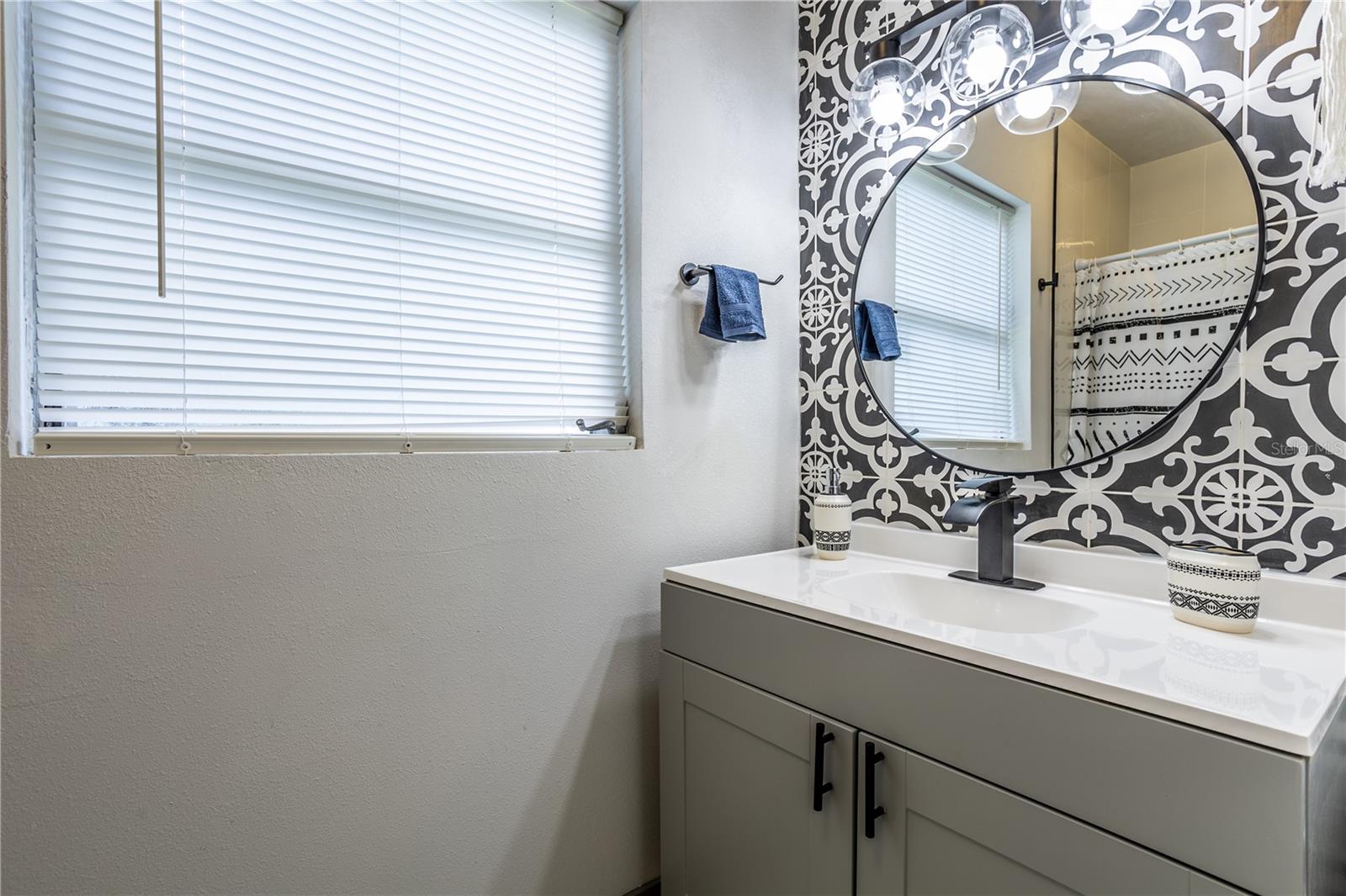 O6046183 Property Photo 24