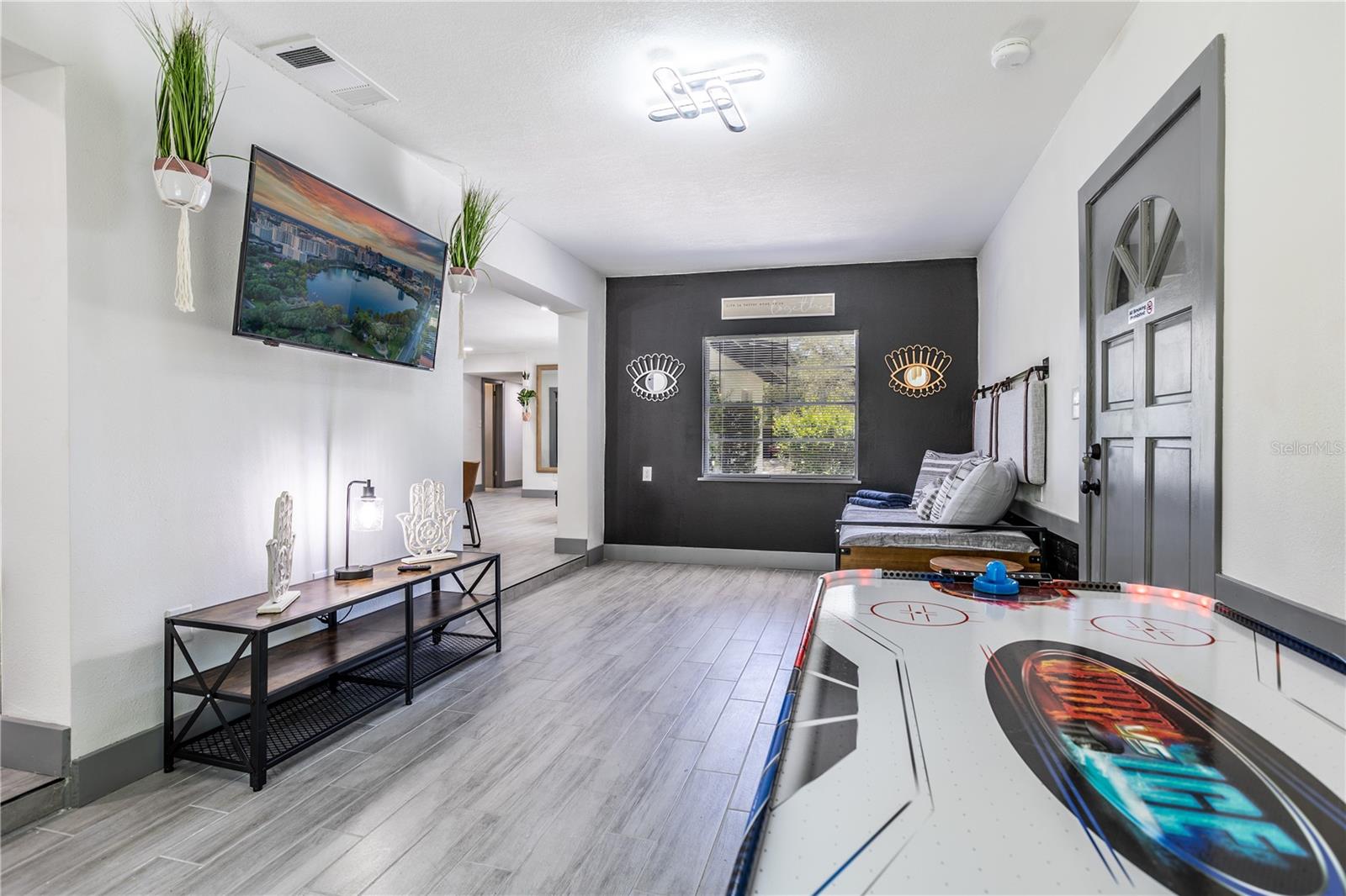 O6046183 Property Photo 27