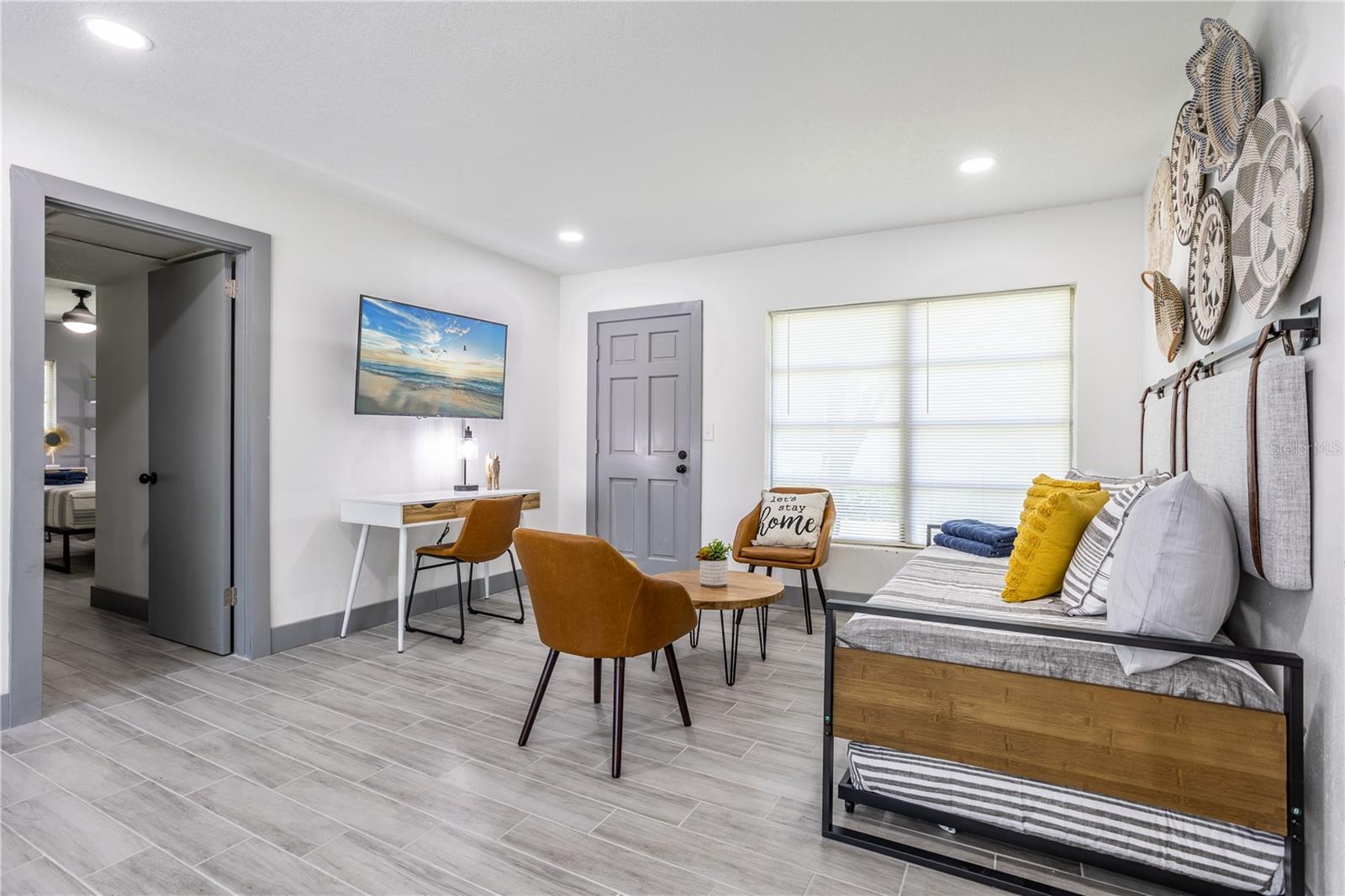 O6046183 Property Photo 32