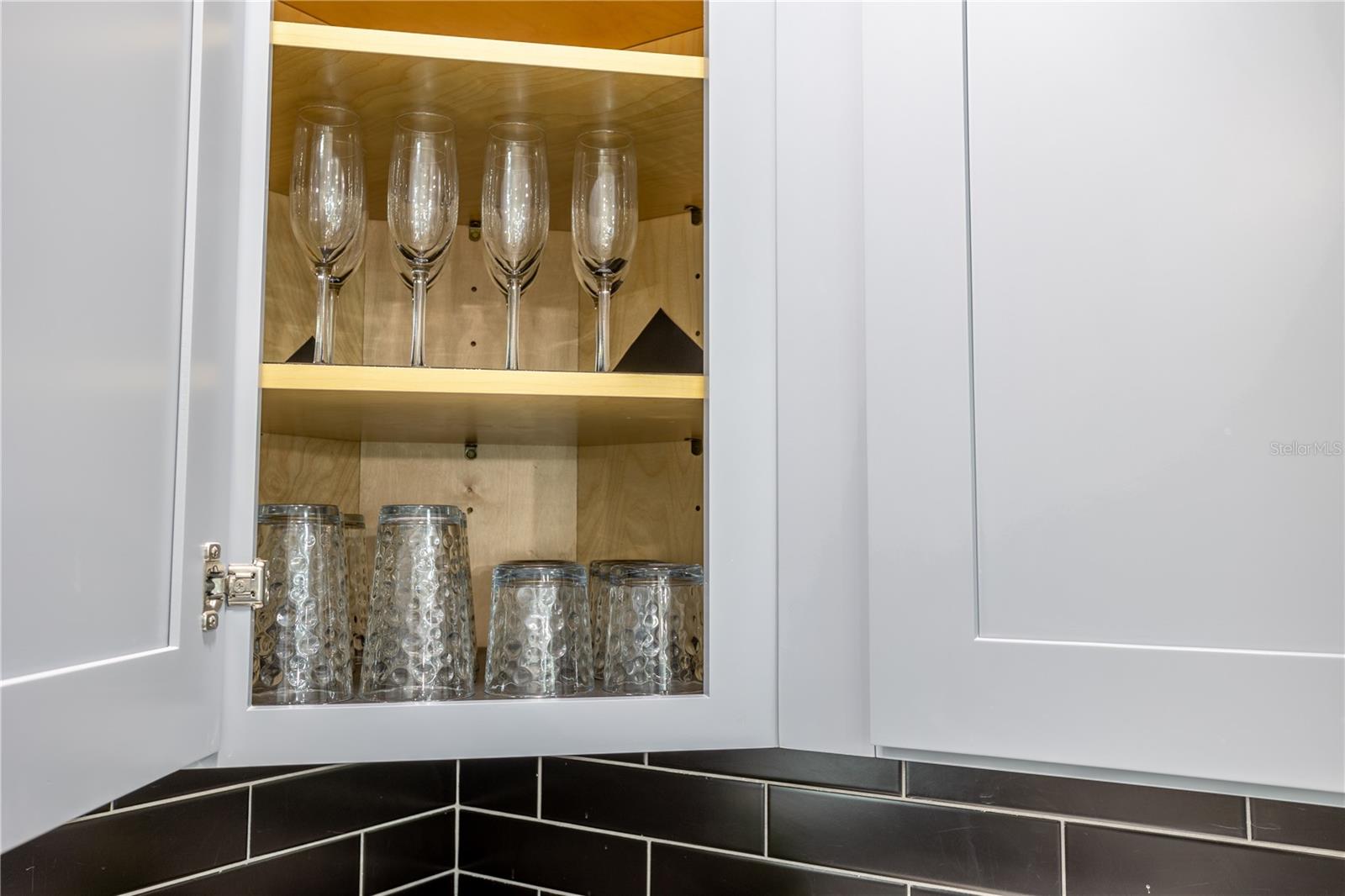 O6046183 Property Photo 35