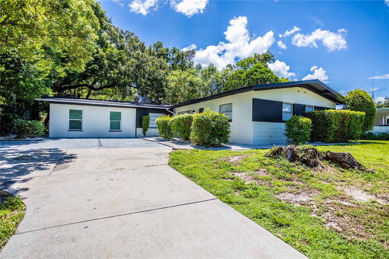 O6046190 Property Photo 1