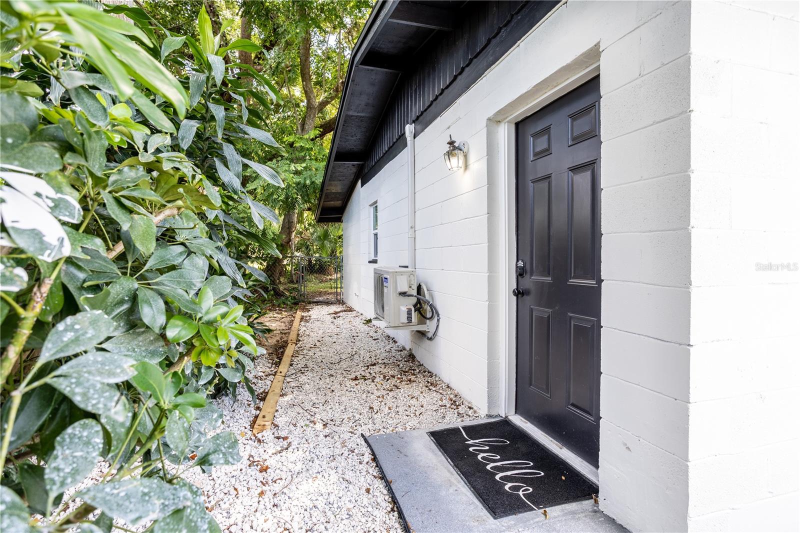 O6046190 Property Photo 3