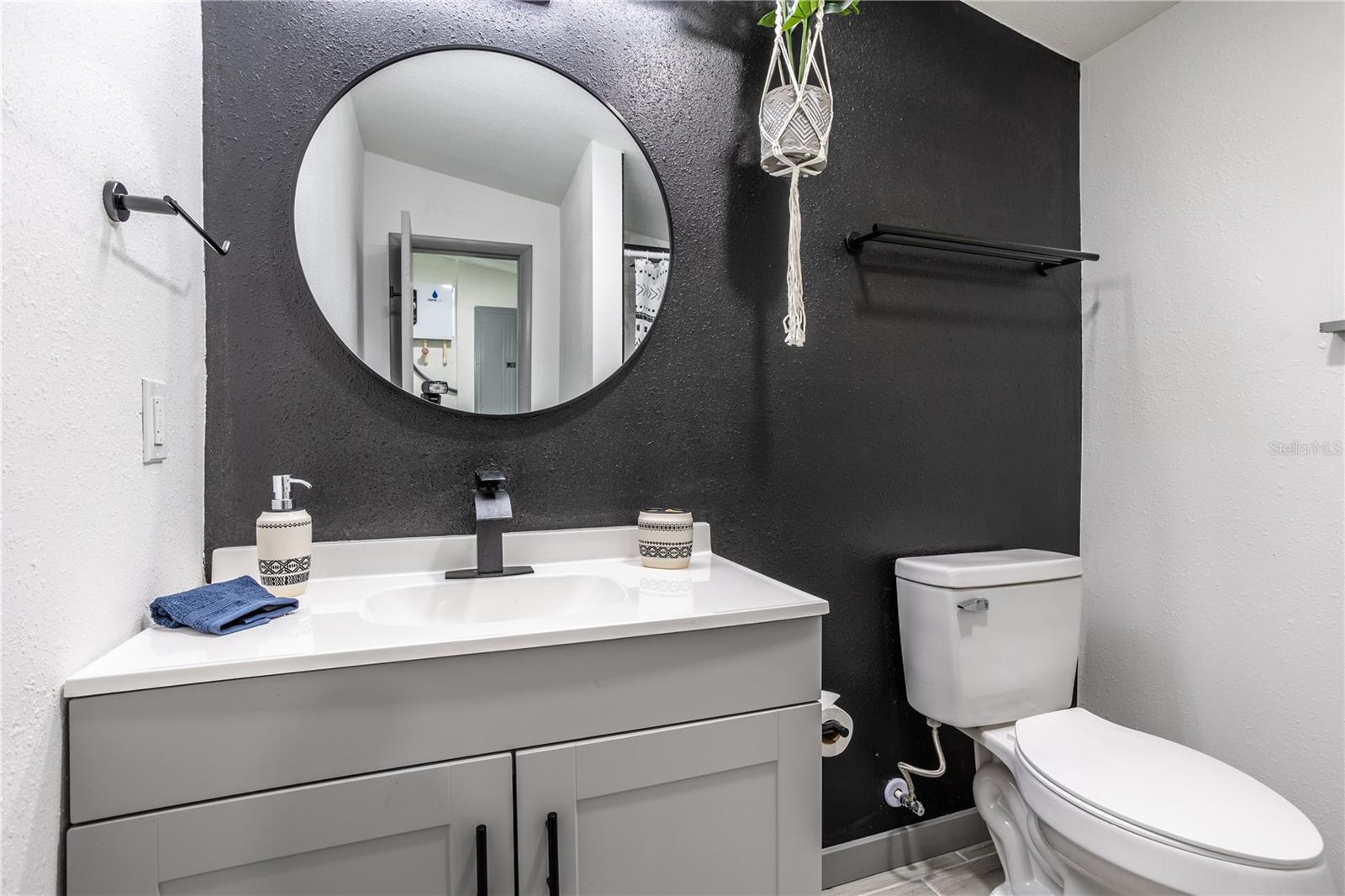 O6046190 Property Photo 9