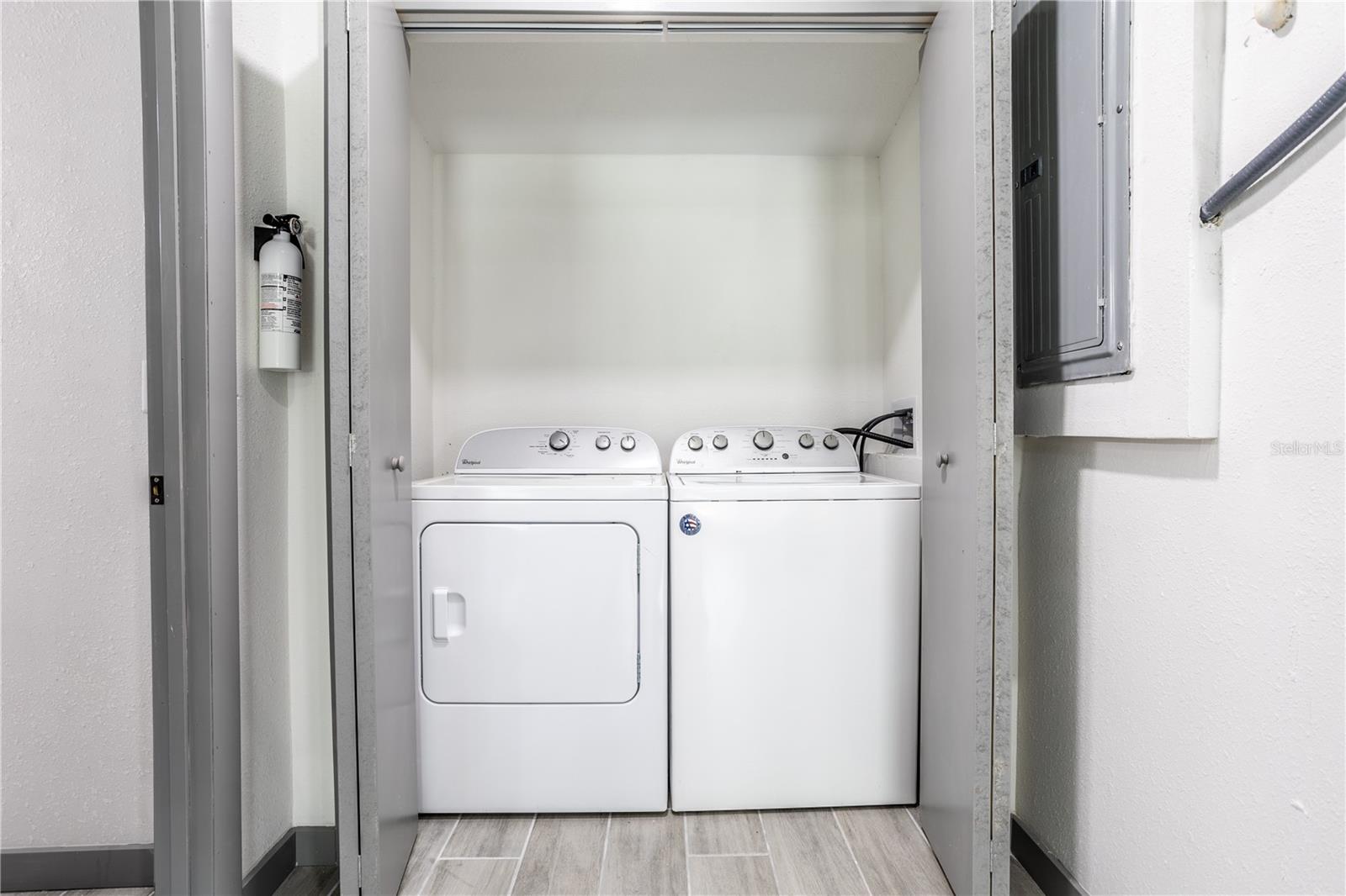 O6046190 Property Photo 11