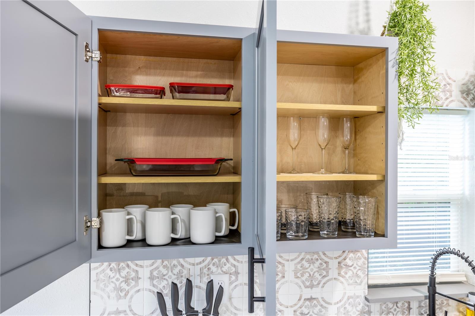 O6046190 Property Photo 14