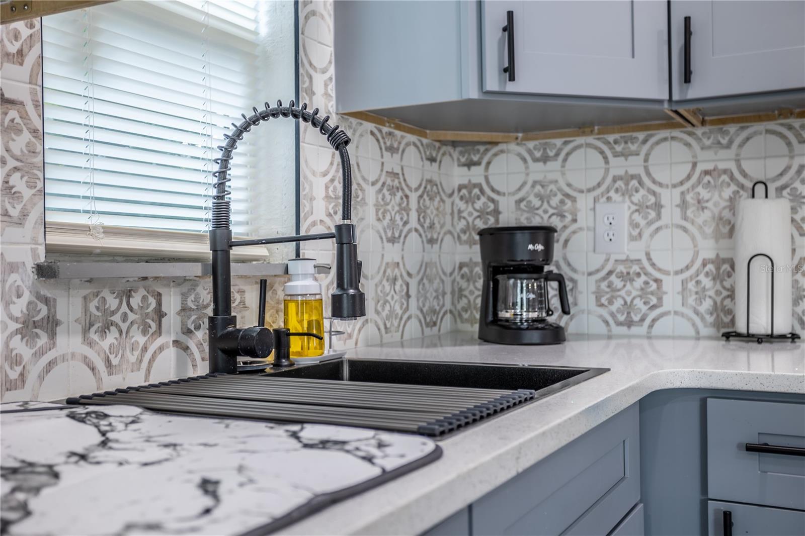 O6046190 Property Photo 15