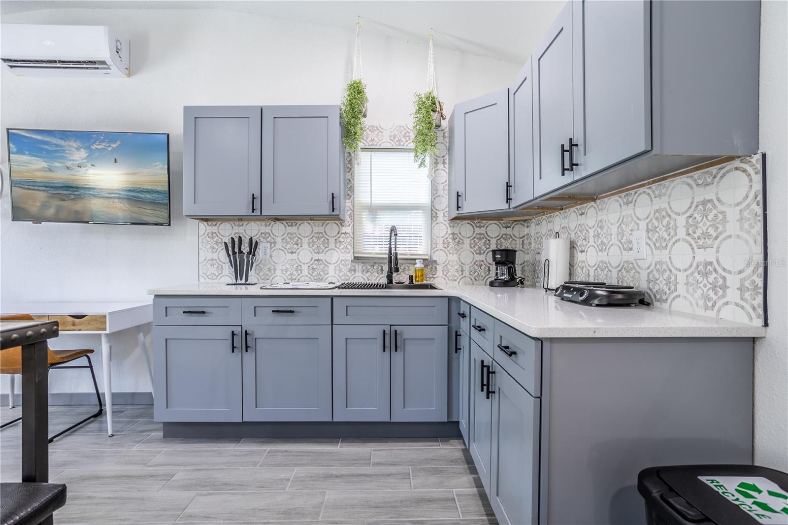 O6046190 Property Photo 17