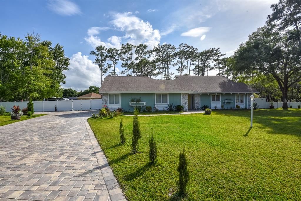 213 Riverbend Road Property Photo 5