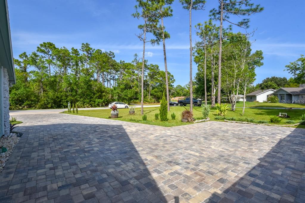 213 Riverbend Road Property Photo 6