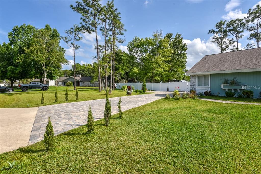 213 Riverbend Road Property Photo 7