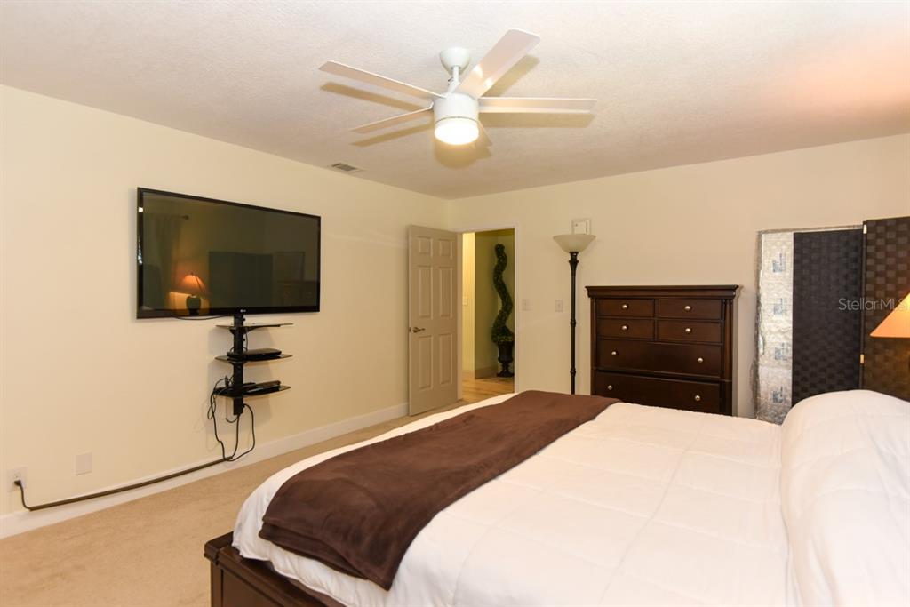 213 Riverbend Road Property Photo 27