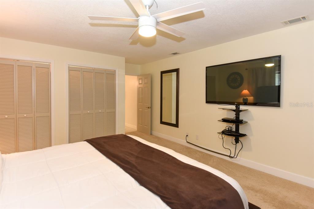 213 Riverbend Road Property Photo 28
