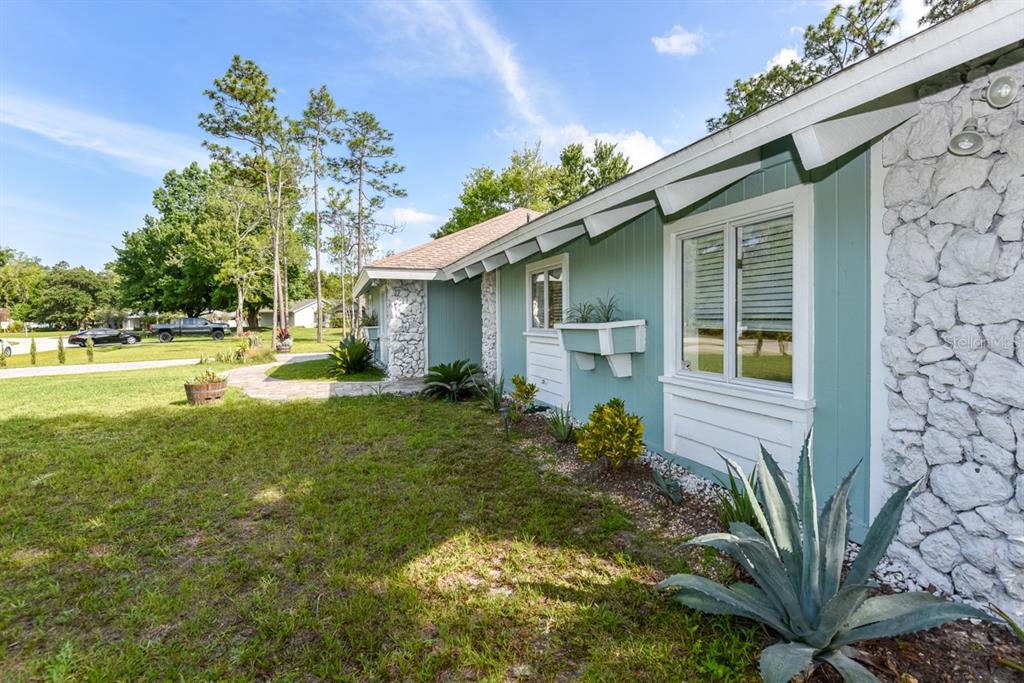 213 Riverbend Road Property Photo 54