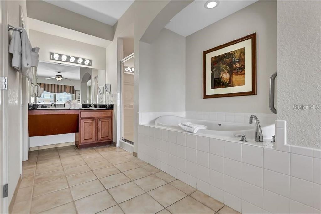 8125 Resort Village Dr #51114 Property Photo 5