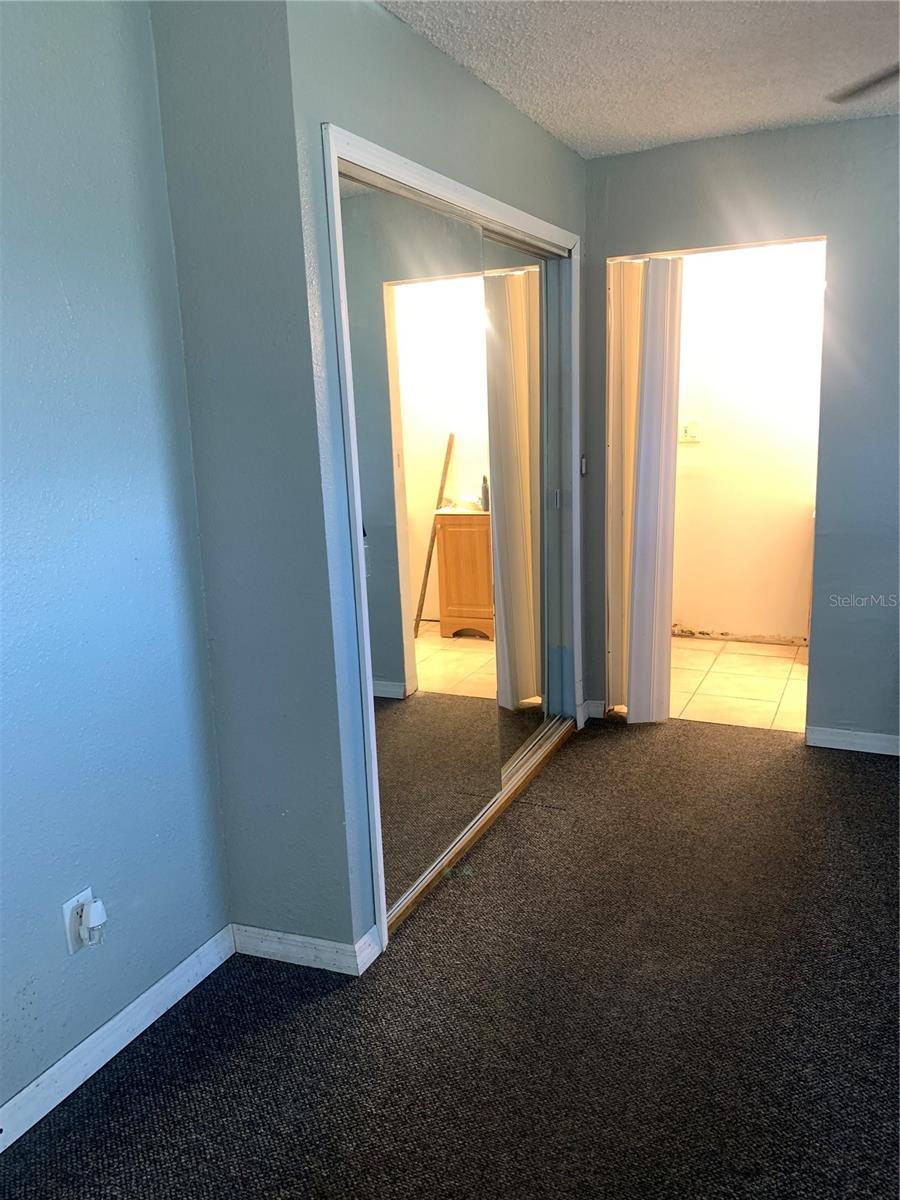 1023 W Gore St W Property Photo 6