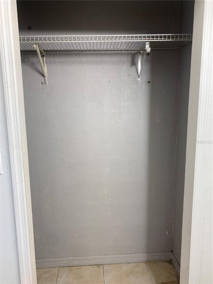 1023 W Gore St W Property Photo 7