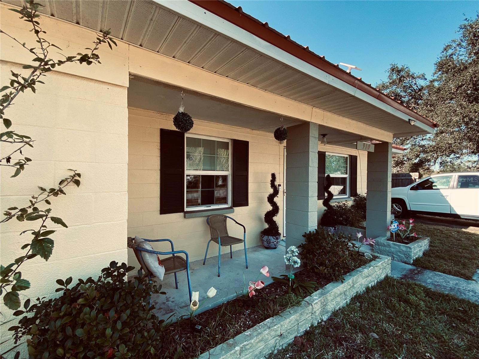 910 Lake Ave Property Photo 1