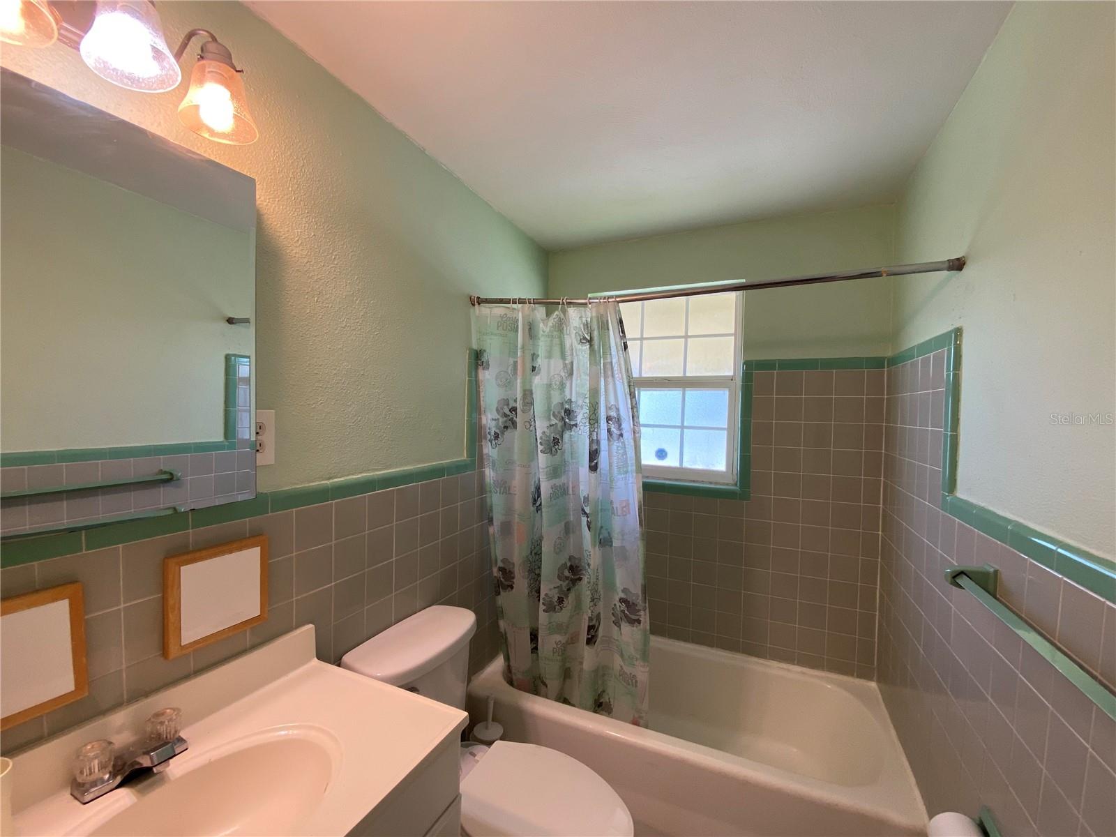 910 Lake Ave Property Photo 17