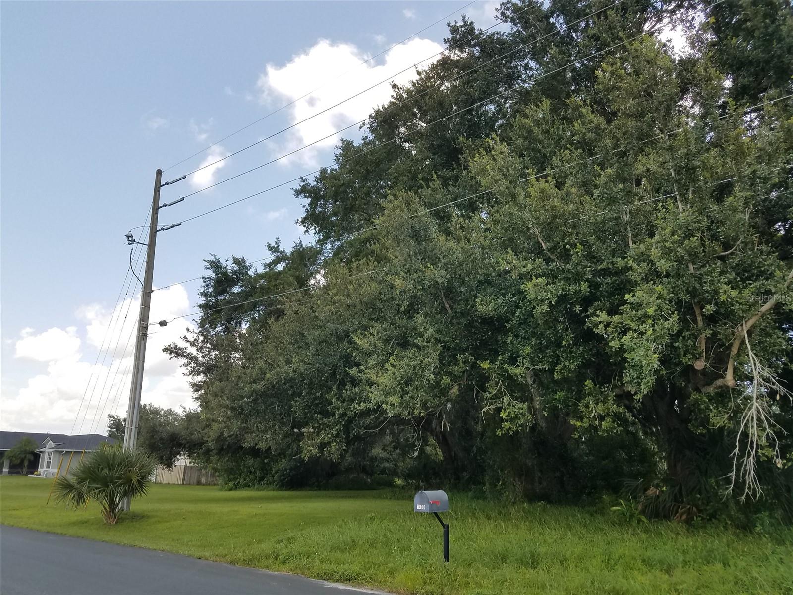 O6086906 Property Photo 6