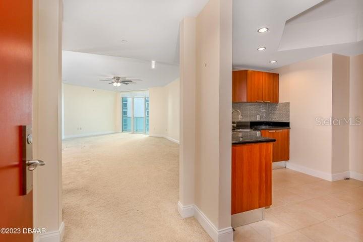 231 Riverside Drive #608 Property Photo 9