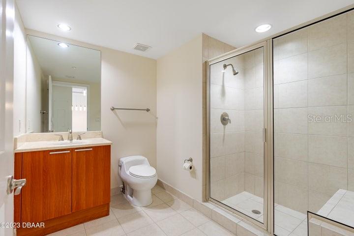 231 Riverside Drive #608 Property Photo 24