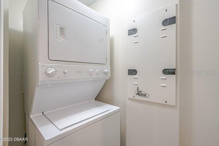 231 Riverside Drive #608 Property Photo 25
