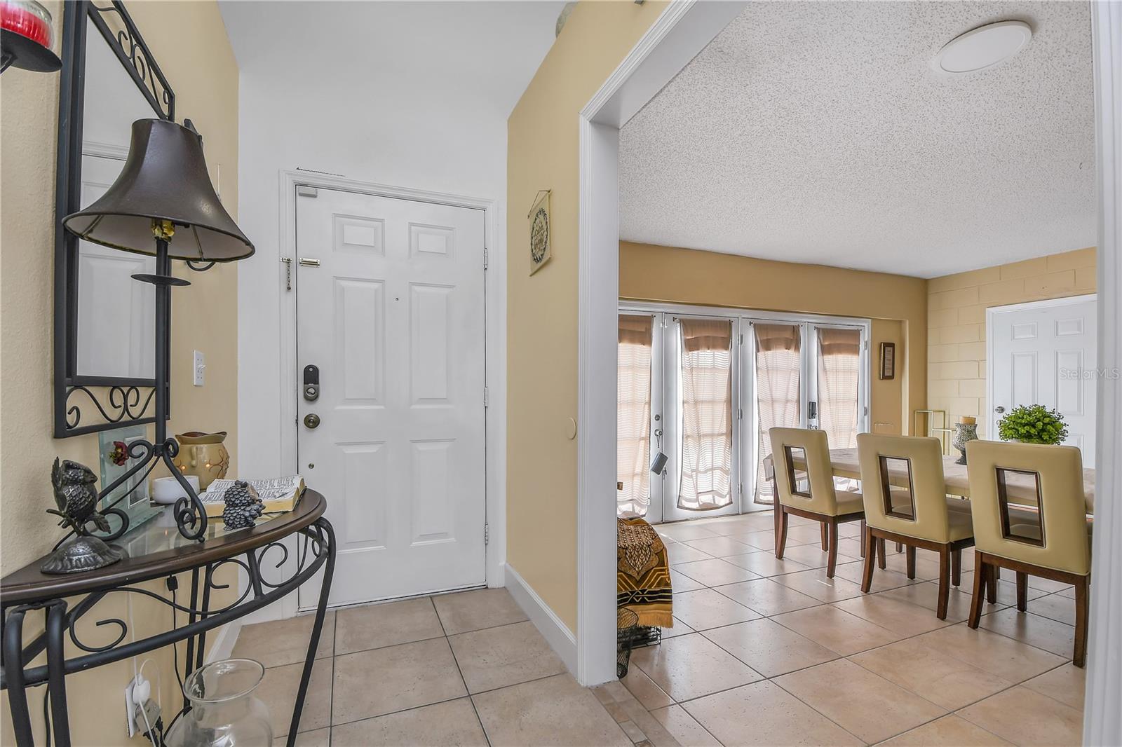 2431 Quail Hollow Avenue Property Photo 2