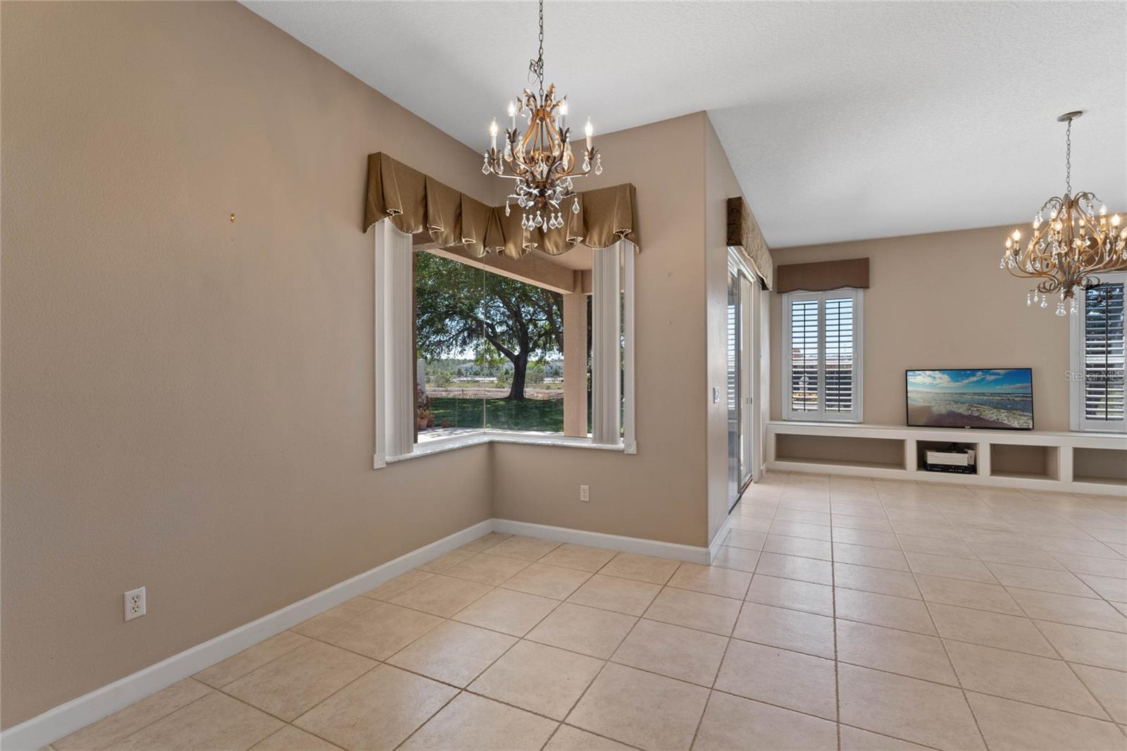 4986 Brightmour Cir Property Photo 4