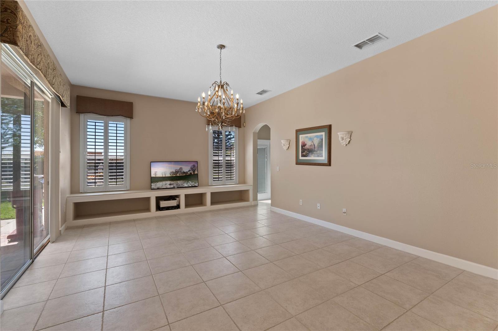 4986 Brightmour Cir Property Photo 5