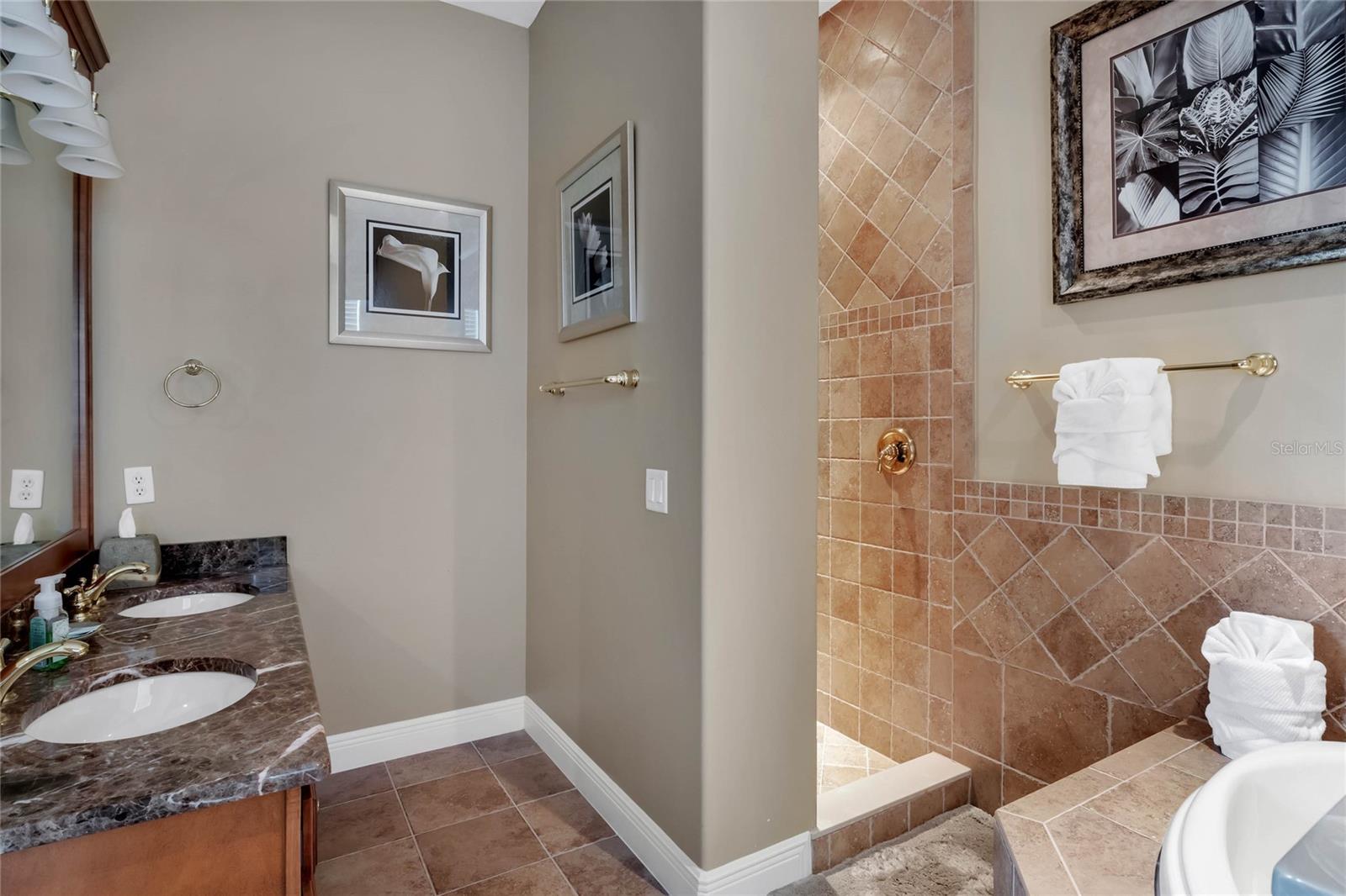 7397 Gathering Court Property Photo 28