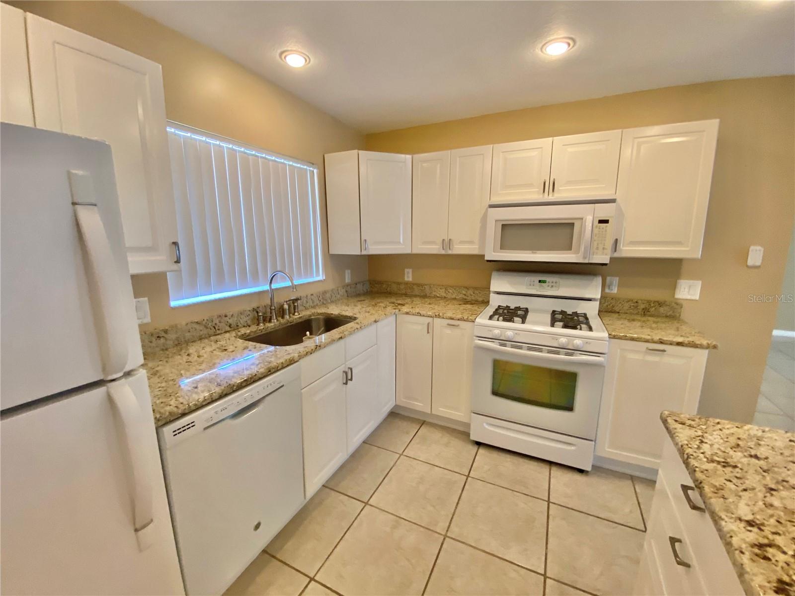 10401 Larissa St Property Photo 2