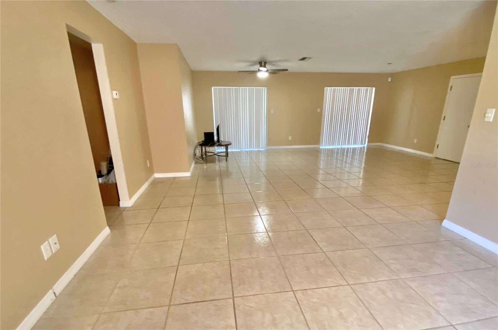 10401 Larissa St Property Photo 4