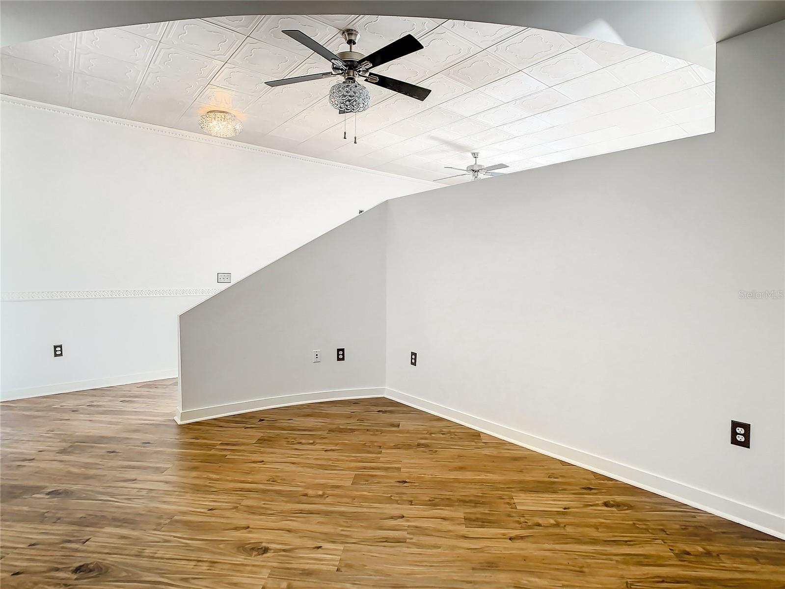 155 S Court Ave #2107 Property Photo 8