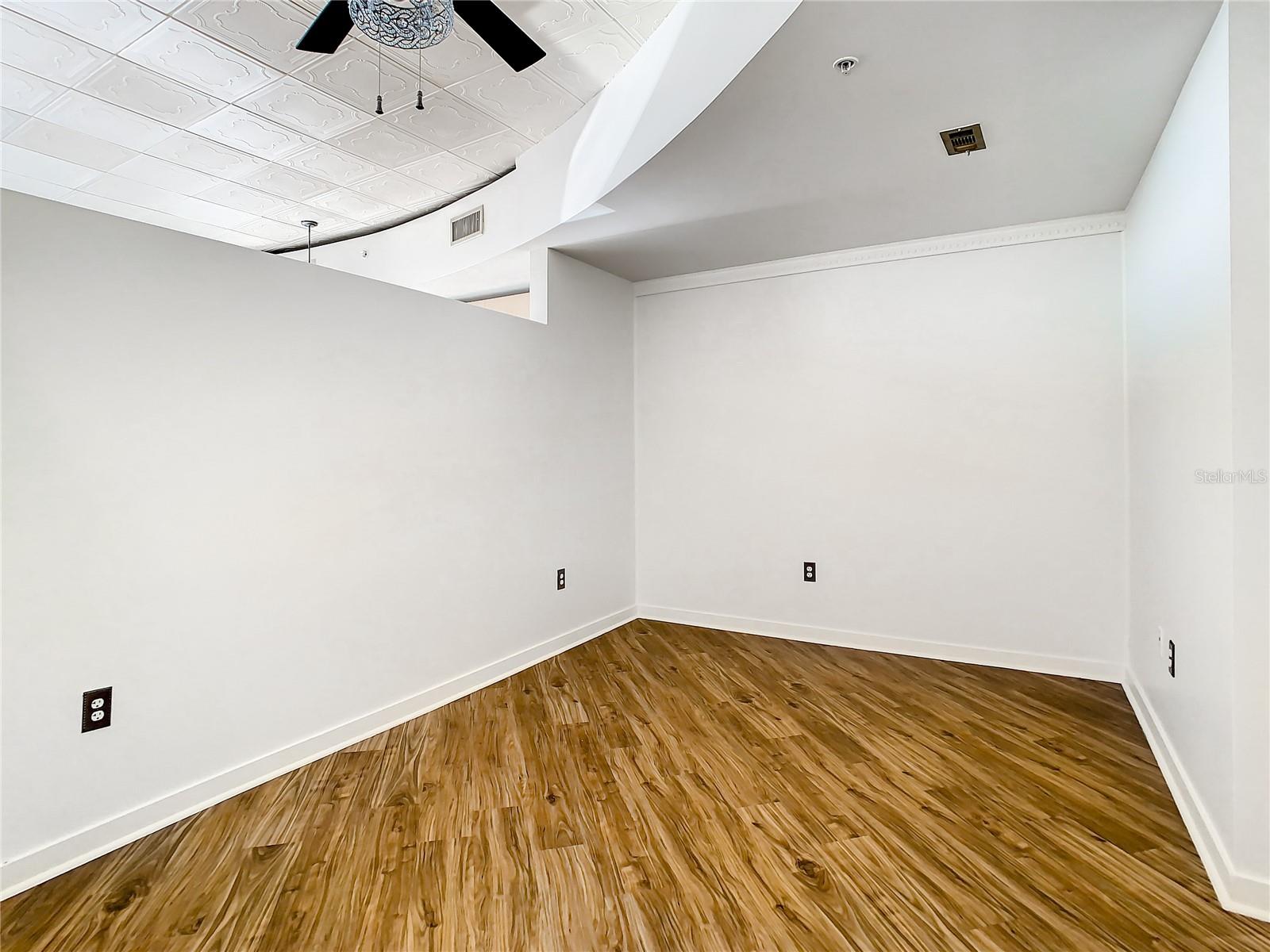 155 S Court Ave #2107 Property Photo 10