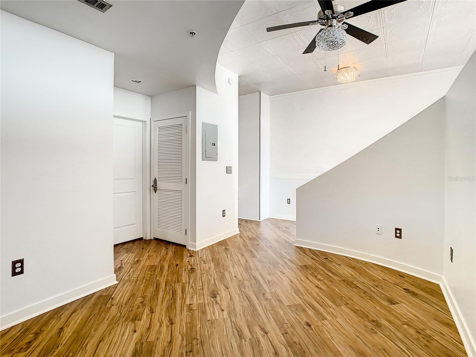 155 S Court Ave #2107 Property Photo 11