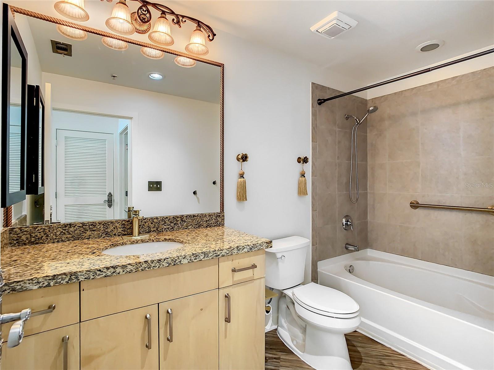 155 S Court Ave #2107 Property Photo 17