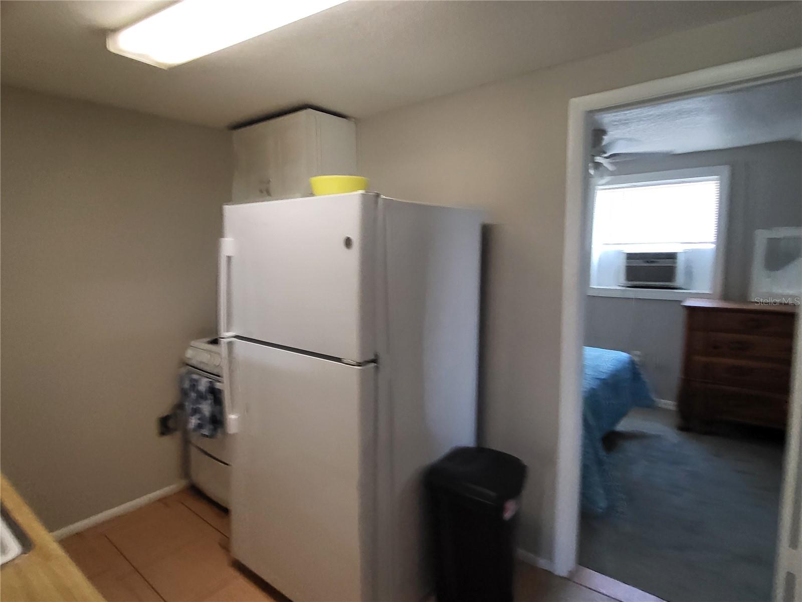 211 W Bay Ave #a Property Photo 8